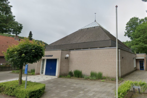 Ermelo, Christelijke-Gereformeerde-Kerk-De-Voorhof-Frederik-Hendriklaan-11,