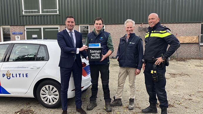 Zeewolde deelt veiligheidsemmers uit in buitengebied