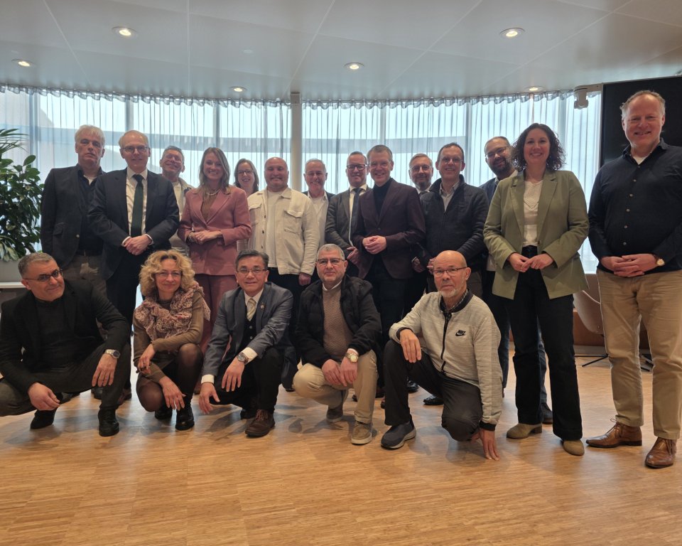 Ontmoeting tussen geloofsgemeenschappen en burgemeester in Nijkerk