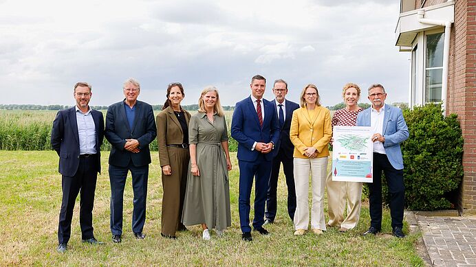 Minister bezoekt Oosterwold in Zeewolde; samenwerking moet woningbouw en gebiedsontwikkeling versnel